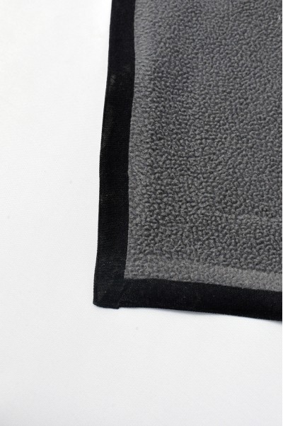 SEML001訂做搖粒絨款無縫熱帖款式   自訂無縫熱帖款式  黏合無縫  熱熔膠膜 熱壓無縫 設計無縫熱帖款式   無縫熱帖款式製衣廠 側面照